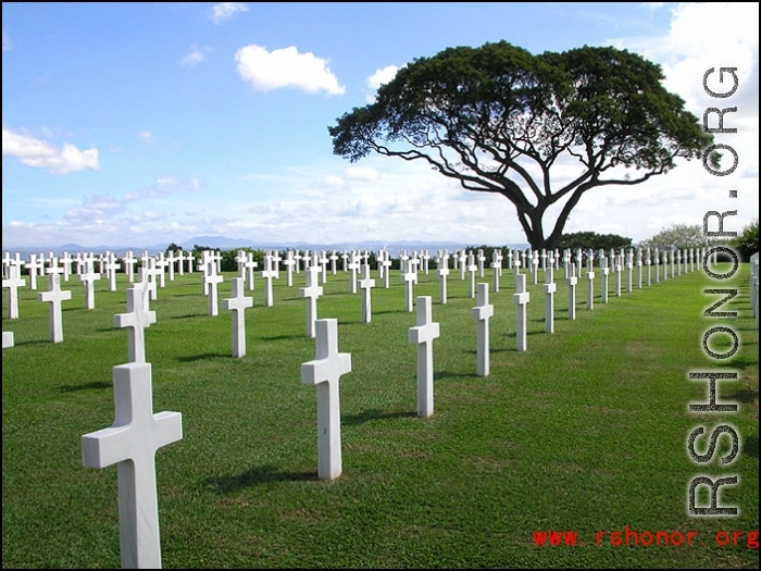 Cross markers at the Manila American Cemetery and Memorial, 2006.  Photo by Dave Dwiggins.